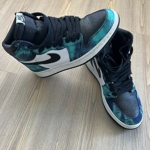 2020
Wmns Air Jordan 1 Retro High OG 'Tie-Dye'